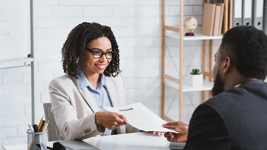 DIA: Encuentra tu Futuro Laboral con Nosotros